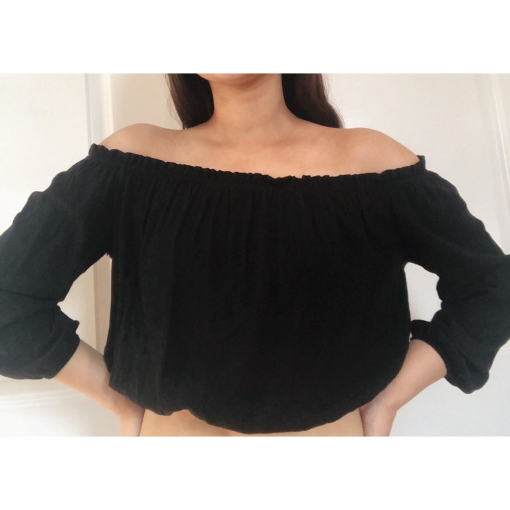 Brandy Melville Maura black off shoulder top